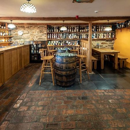 The Wayside And Whisky Barn Hotel Whitbeck Eksteriør billede
