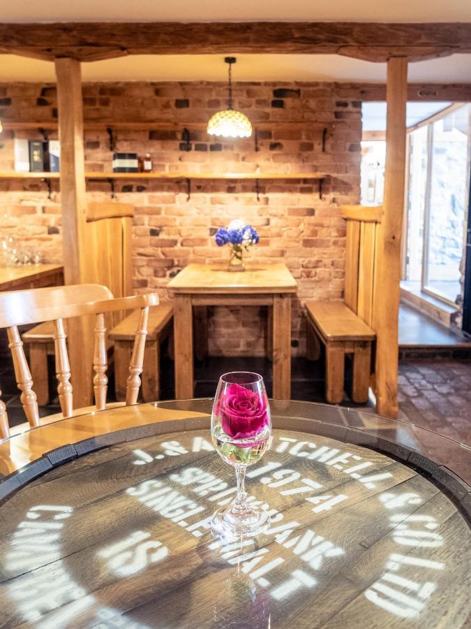 The Wayside And Whisky Barn Hotel Whitbeck Eksteriør billede