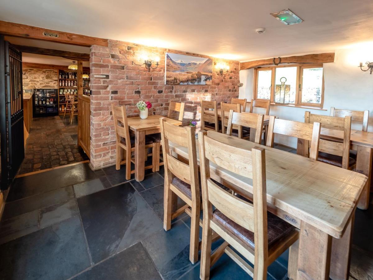 The Wayside And Whisky Barn Hotel Whitbeck Eksteriør billede