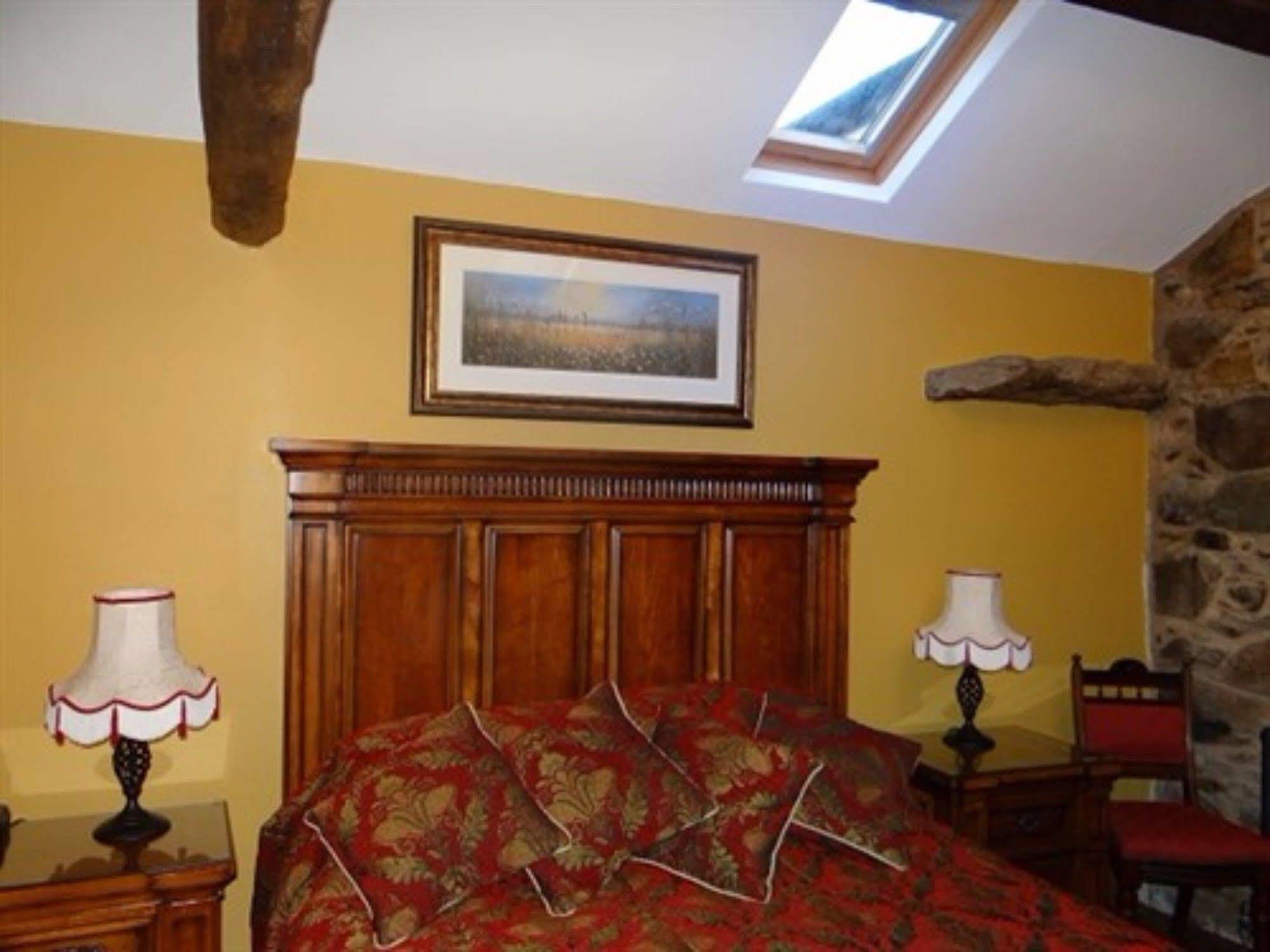 The Wayside And Whisky Barn Hotel Whitbeck Eksteriør billede