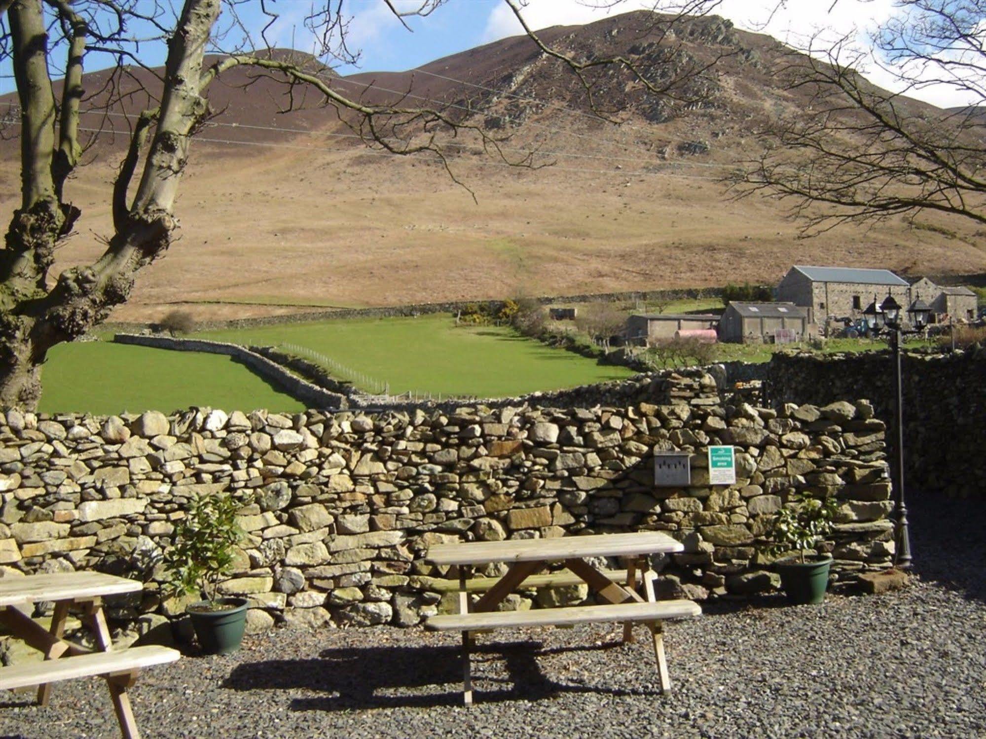 The Wayside And Whisky Barn Hotel Whitbeck Eksteriør billede
