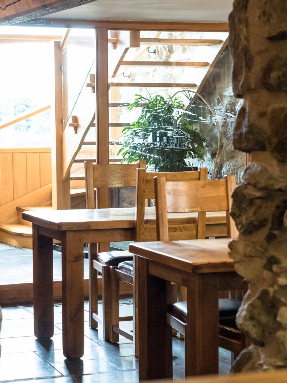 The Wayside And Whisky Barn Hotel Whitbeck Eksteriør billede
