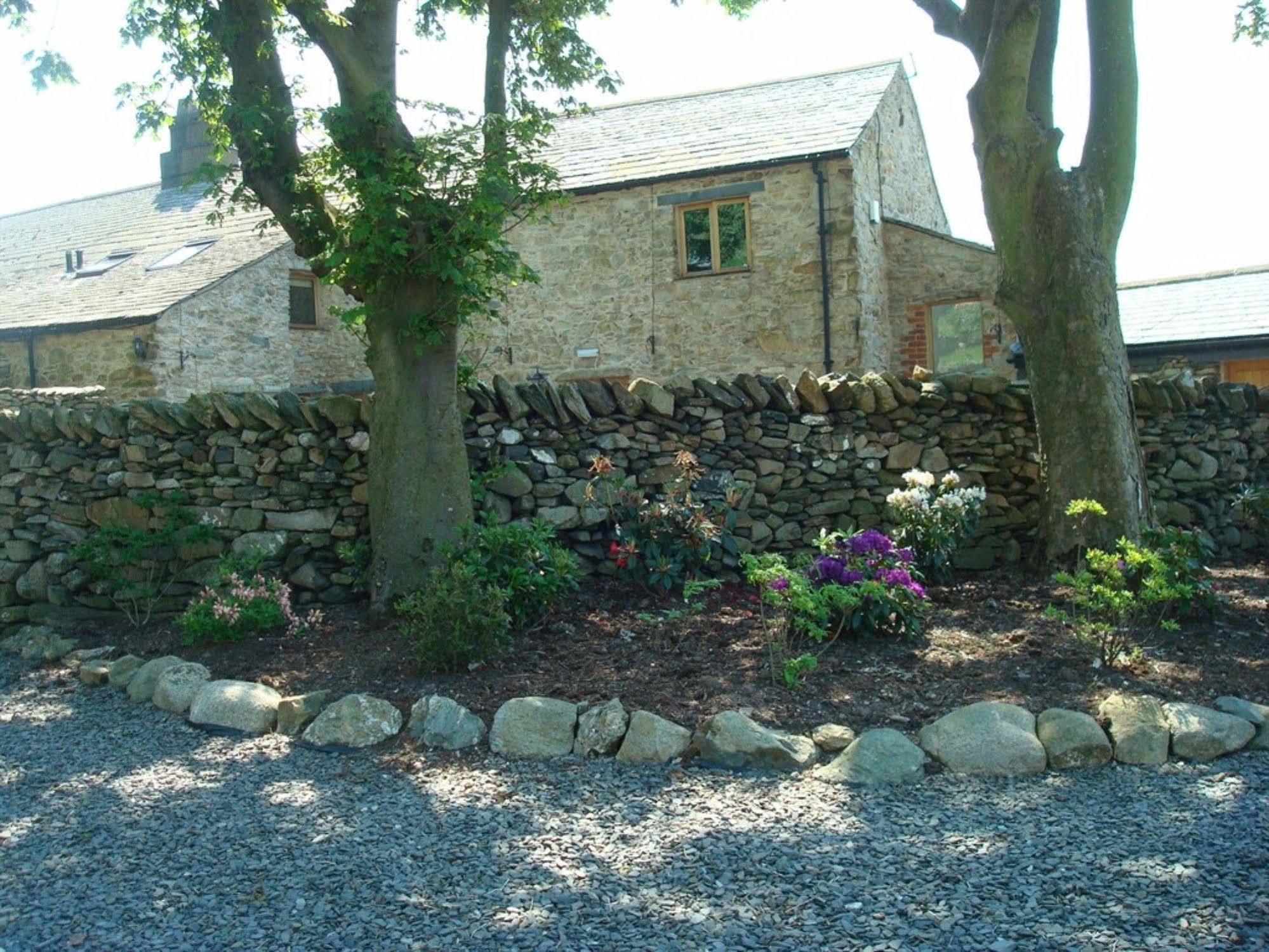 The Wayside And Whisky Barn Hotel Whitbeck Eksteriør billede