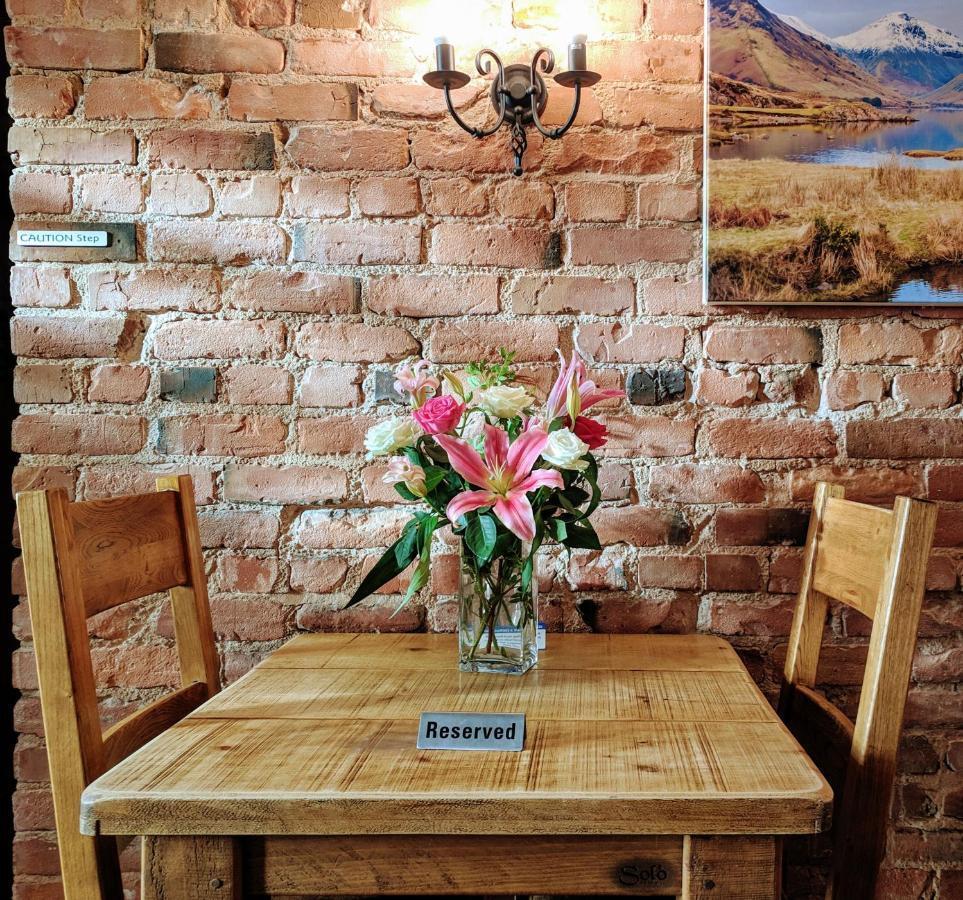 The Wayside And Whisky Barn Hotel Whitbeck Eksteriør billede