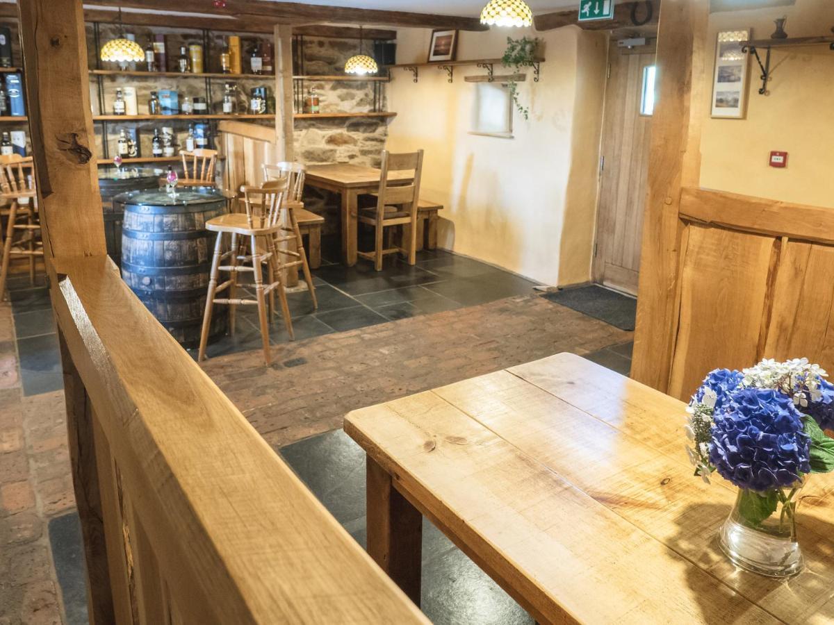 The Wayside And Whisky Barn Hotel Whitbeck Eksteriør billede